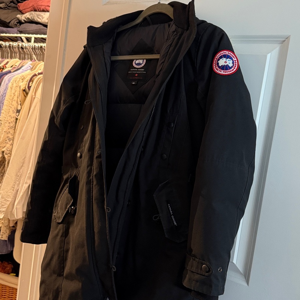 Canada Goose Black Fur Hooded Jacket - Picture 6 of 6